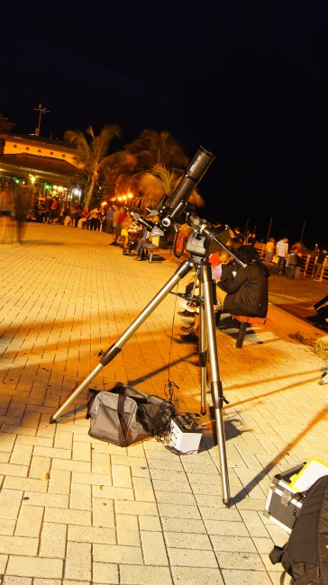 Orion ED80T-CF atop a CG-5 equatorial mount ready to be use in a public outreach of the Sociedad de Astronomía del Caribe at Ponce, Puerto Rico